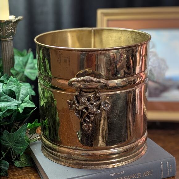 Large Heavy Vintage Estate Find Polished Brass Planter Pot w/ Ornate Handles - Picture 1 of 8